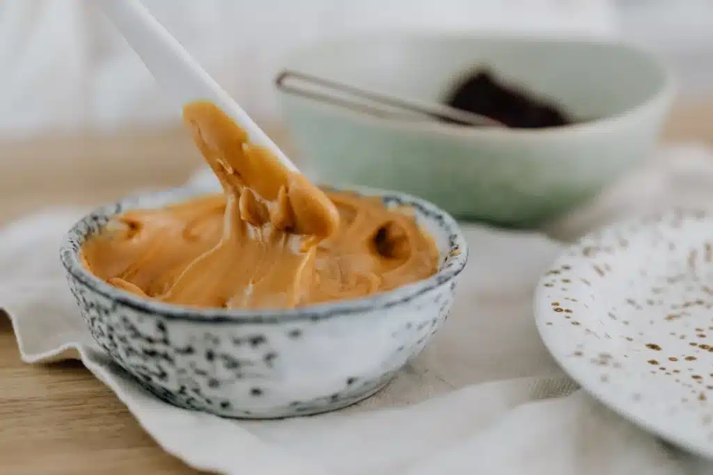 אבקת אגוזים לאחר ערבוב – ממרח קרמי דל-שומן עשיר בחלבון