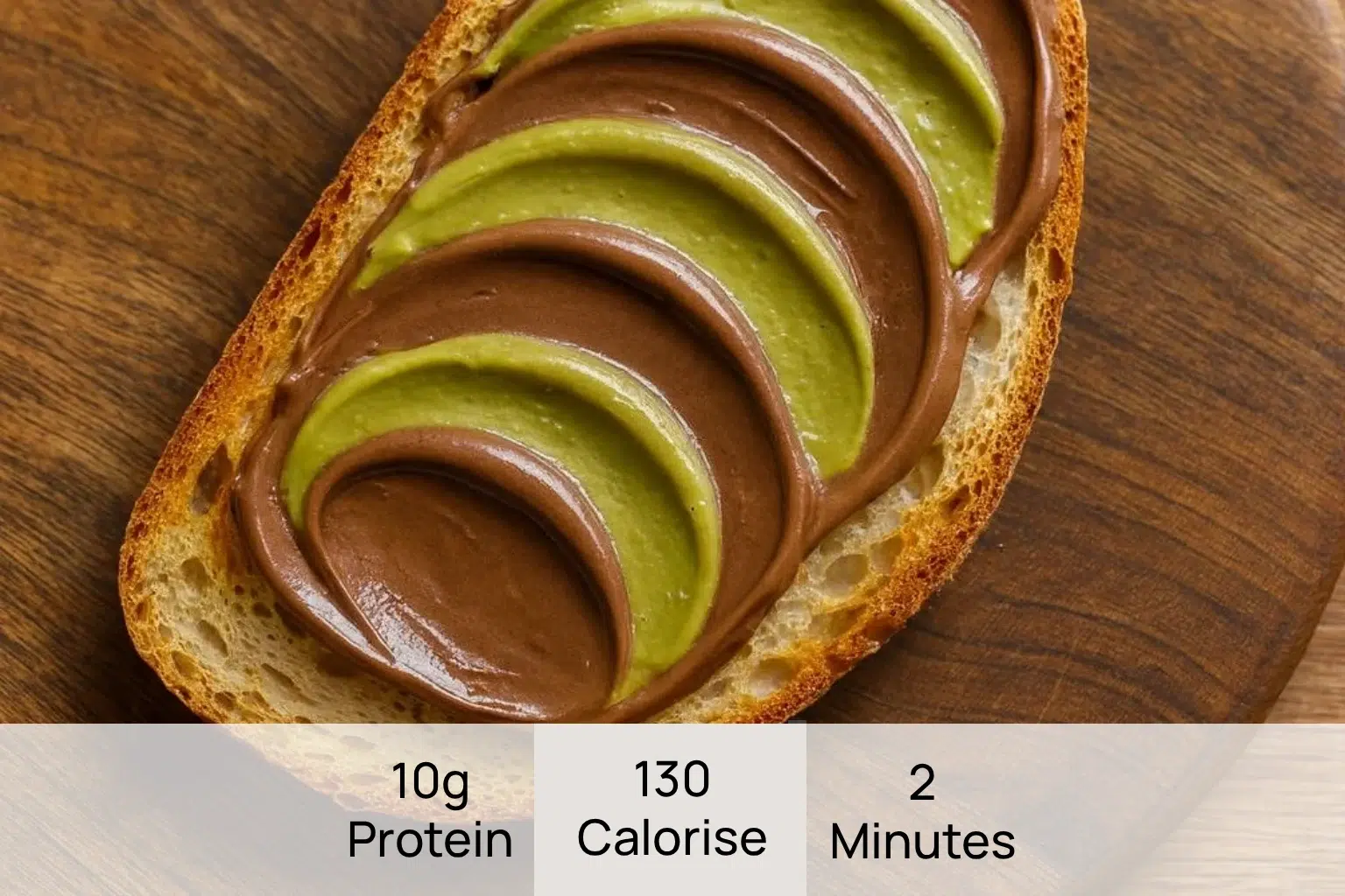 טוסט או לחם עם שוקולד דובאי פיסטוק ושוקולד ממרח